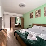 Mirandis - Modern With Free Parking Near Coresi Mall Apartament Braszów