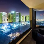 Mirandis - Modern With Free Parking Near Coresi Mall * Braszów