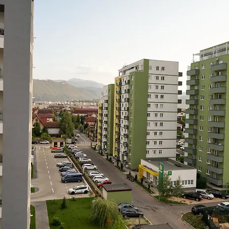 Mirandis - Modern With Free Parking Near Coresi Mall *