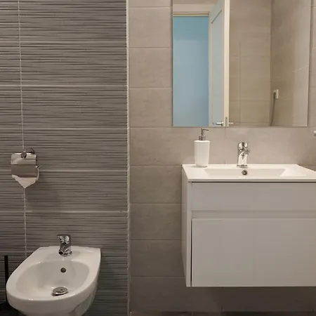 Appartement Mirandis - Modern With Free Parking Near Coresi Mall