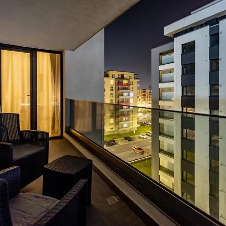 Mirandis - Comfort & Private Parking Near Coresi Mall *