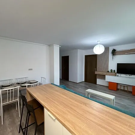 Apartament Mirandis - Comfort & Private Parking Near Coresi Mall Brașov