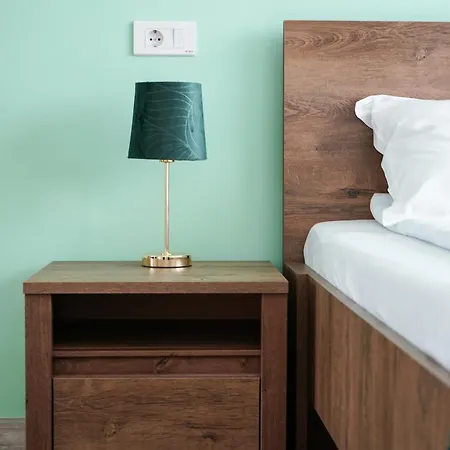 Apartament Mirandis - Comfort & Private Parking Near Coresi Mall