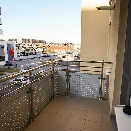 Mirandis - Modern With Free Parking Near Coresi Mall Appartement