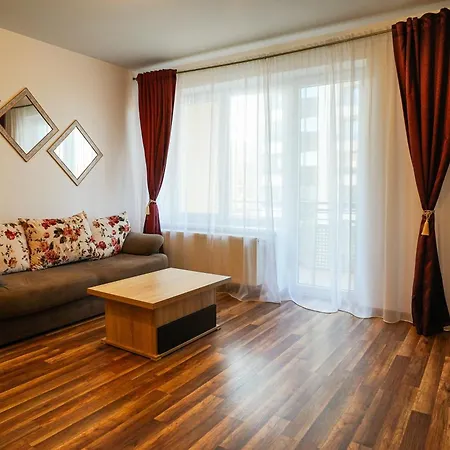 Apartament Mirandis - Comfort & Private Parking Near Coresi Mall *