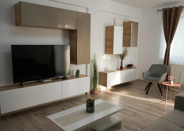 Mirandis - Modern With Free Parking Near Coresi Mall