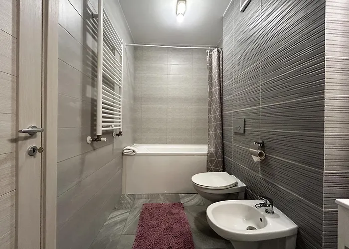 Appartement Mirandis - Modern With Free Parking Near Coresi Mall *