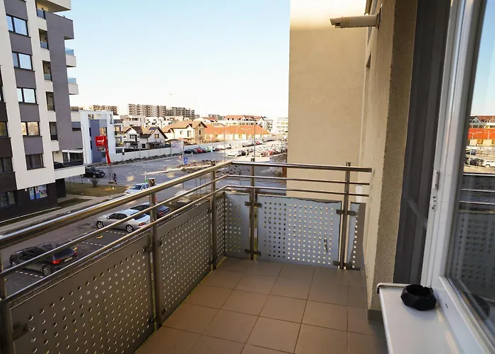 Mirandis - Modern With Free Parking Near Coresi Mall Appartement