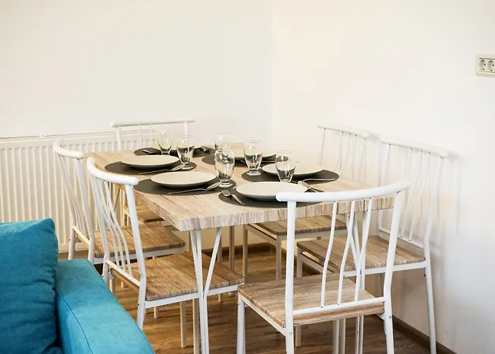 Apartament Mirandis - Modern With Free Parking Near Coresi Mall