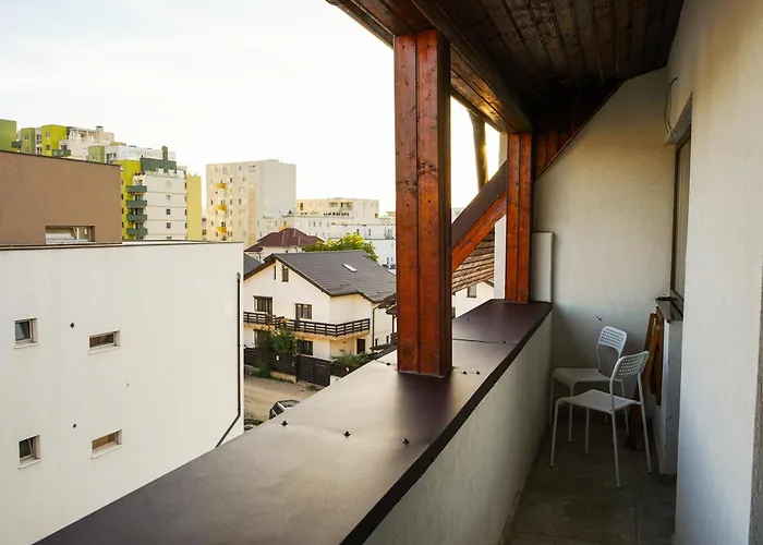 Mirandis - Modern With Free Parking Near Coresi Mall Apartament