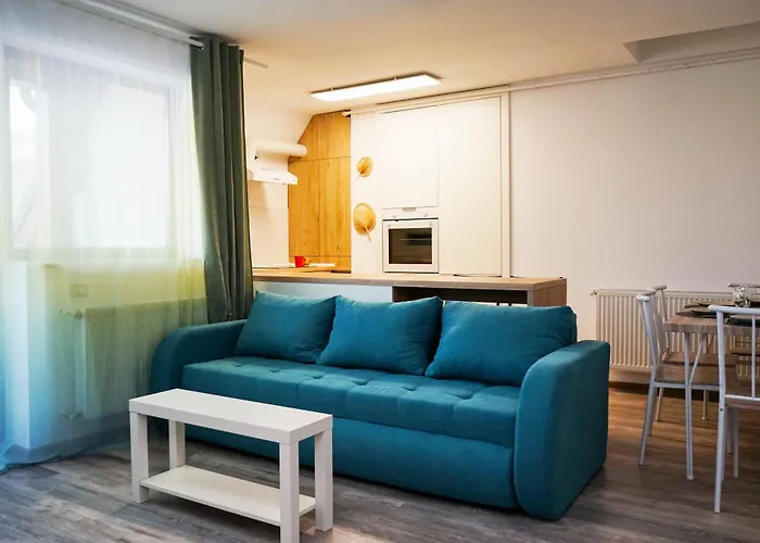 Mirandis - Modern With Free Parking Near Coresi Mall Apartament *